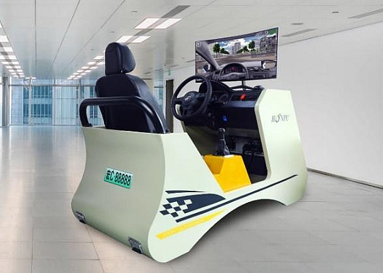 驾驶汽车模拟器