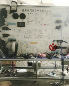 纯电动汽车车身电器实验台