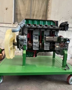 豪泺ZZ2197运输车发动机模型